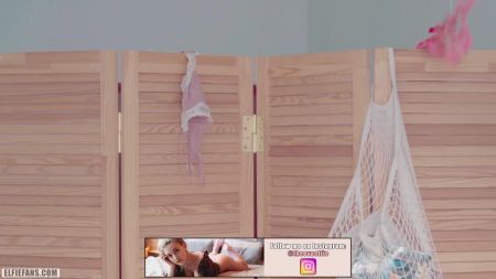 Girl Peeing Compilation 5