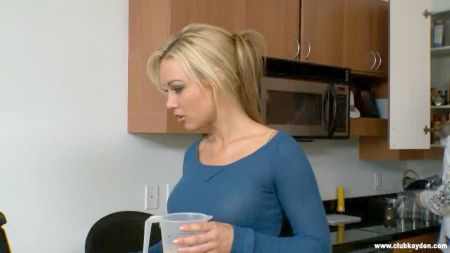 Cum Explosion Mouth Hotel