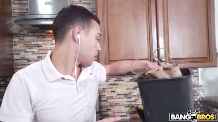 Indian Girls Pissing Outdoor