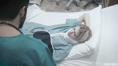 Alexis Texas Gives Blowjob