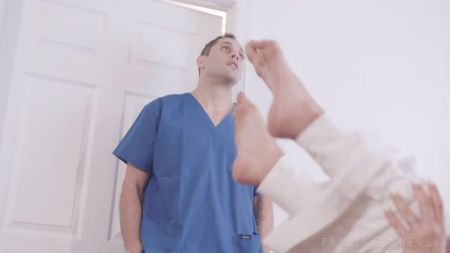 Lesbians Kiss While Masturbating