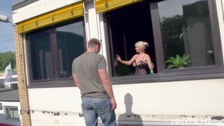 Miley Cyrus Nude Pics