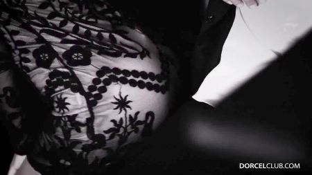 Amateur First Homemade Threesome